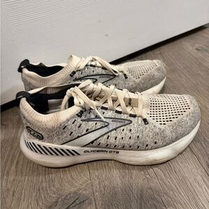 Brooks Glycerin GTS Cream and Black Sneakers